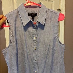 Banana Republic sleeveless button down